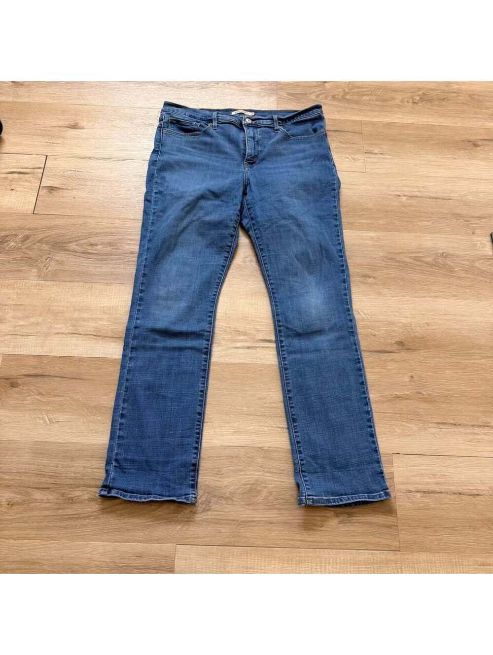 Levi's 314 Shaping Straight Jeans Women's 32